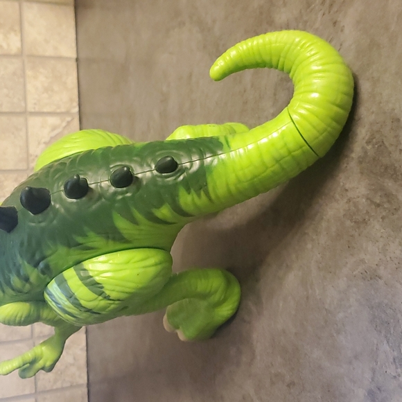 Jurassic World Action Dinosaur - Picture 7 of 8